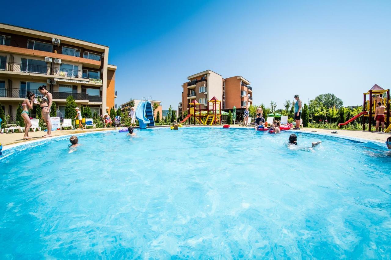 水上乐园堡公寓式酒店 阳光海滩 外观 照片